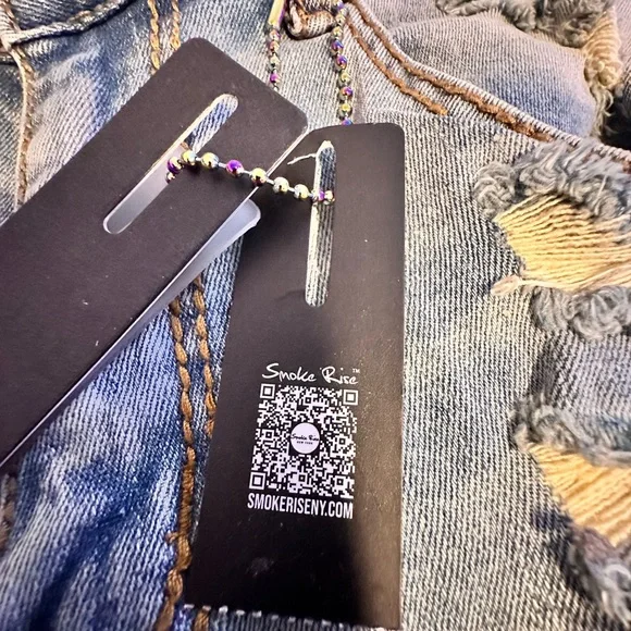 Stylish Distressed Jean Shorts with Embroidered Design - Picture 3 of 6